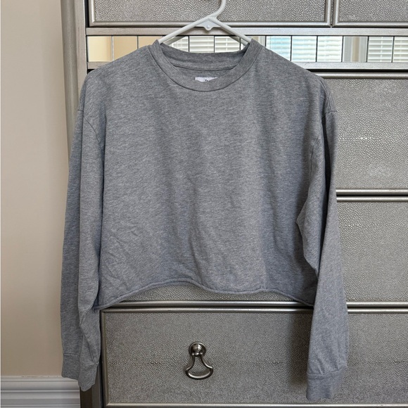 TNA Tops - TNA Heather Gray Cropped Longsleeve Top